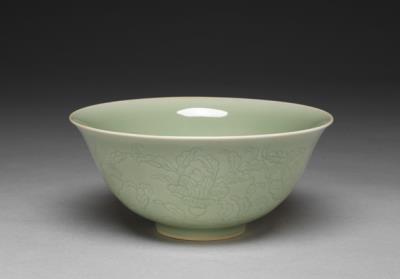 图片[2]-Bowl with incised peony pattern in green glaze, Ming dynasty (1368-1644)-China Archive